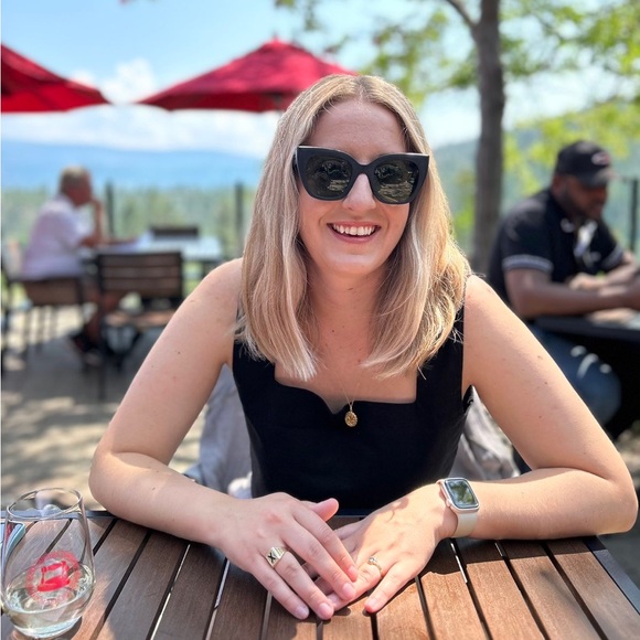 Meet the Posher - Picture 1 of 1